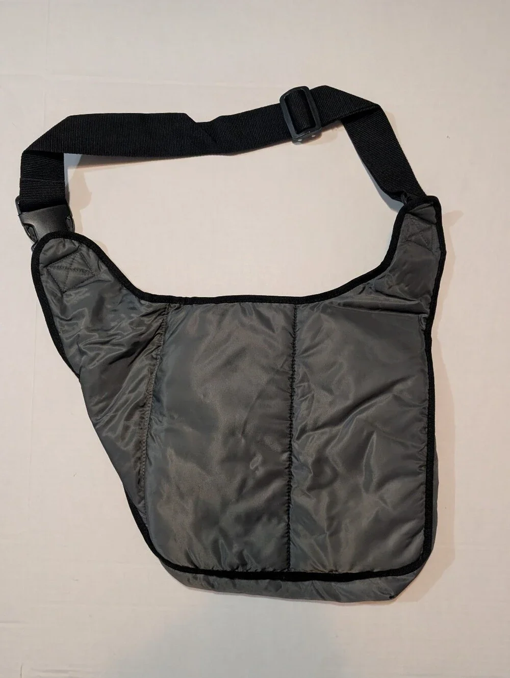 Aeropostale Gray Sling/Messenger Bag | Gently used in great condition